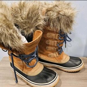 Women's Tan and Black Winter Boots
